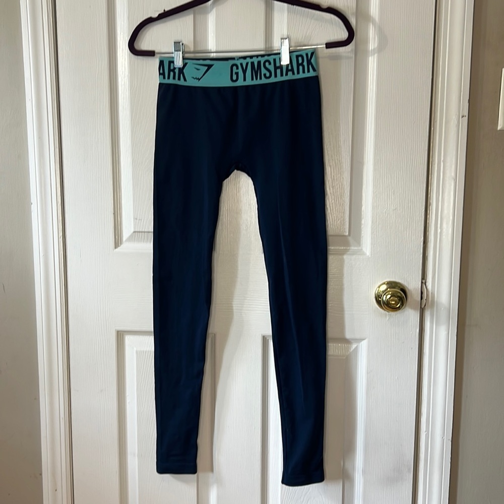 Navy blue gym shark leggings